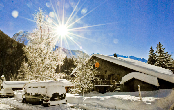 Солнце на курорте Шамони, Франция