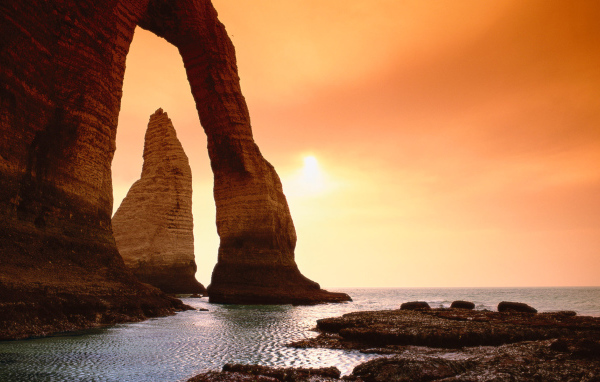 Закат на побережье в Нормандии, Франция