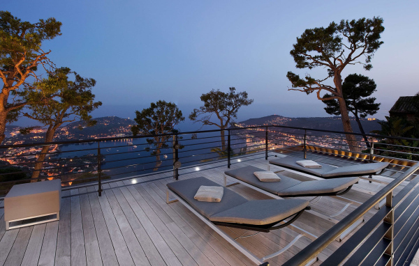 Терраса на Лазурном берегу, Франция