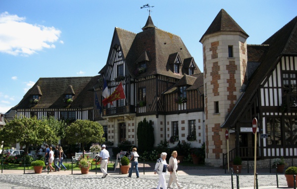 Ресторан на курорте Довиль, Франция