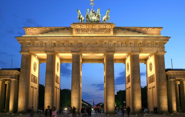 Брандербургские ворота в Берлине
