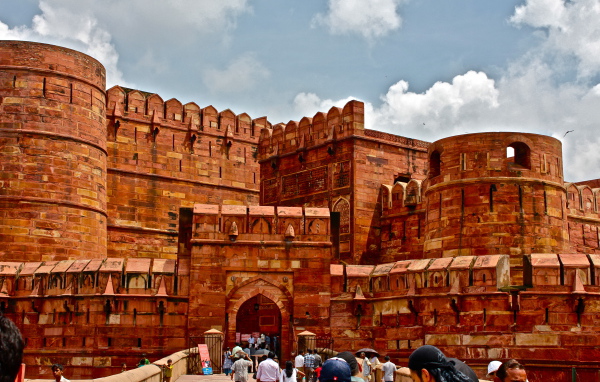 Древние строения в Агре