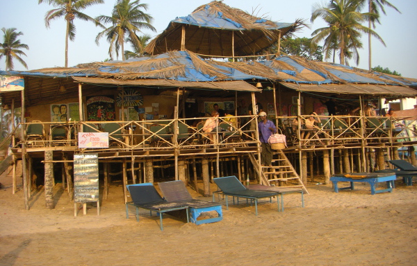 Пляжные домики в Анджуне