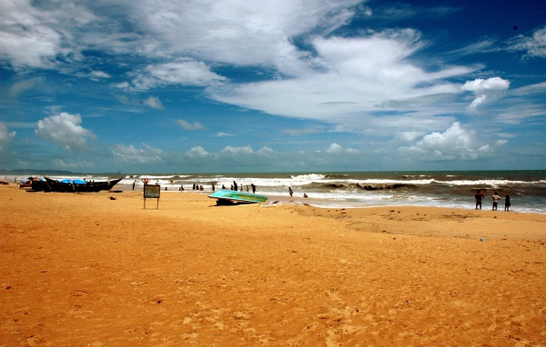 Пляжи в Бенаулиме