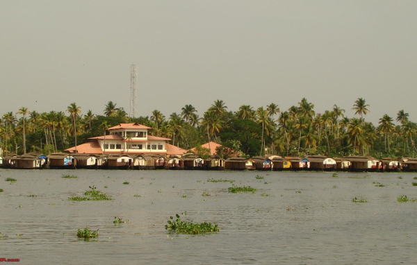 Отпуск на пляжах в Алапуже