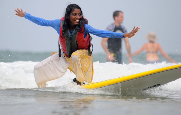 Сёрфингистка в Варкале