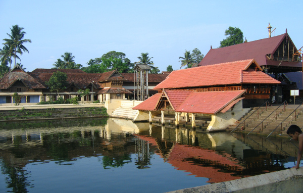 Прогулка по улицам Алапужи