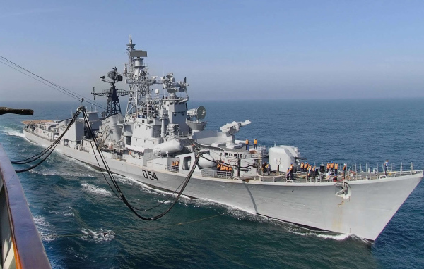 Военный корабль в Мумбай