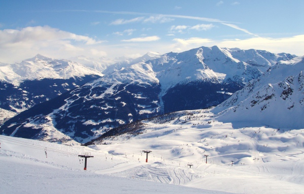 Горнолыжный спуск на курорте в Бормио, Италия