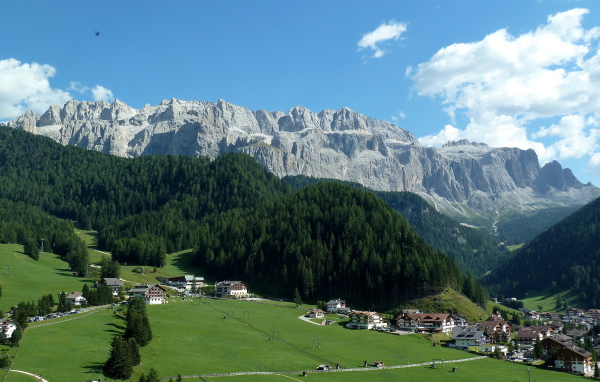 Альпы на горнолыжном курорте Валь Гардена, Италия