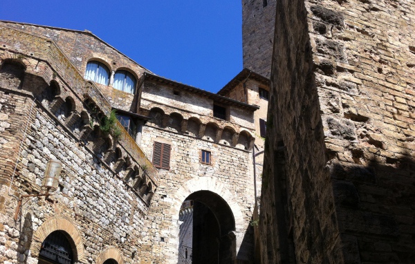 Древние дома в Сиене, Италия