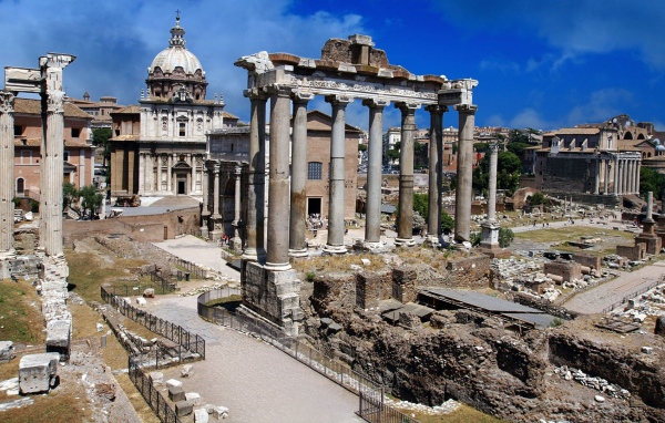 Старинные развалины в Риме