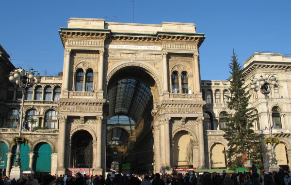 Арка в Милане, Италия
