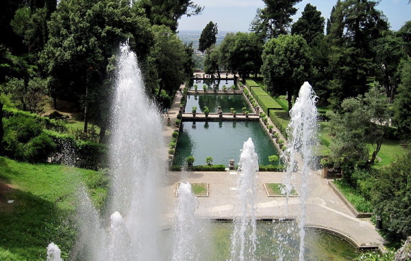Искусственные озера в Тиволи, Италия