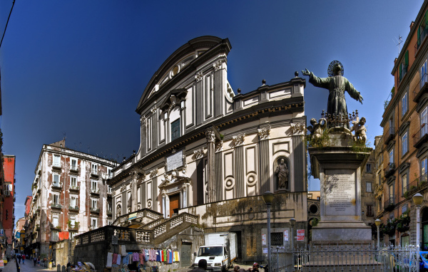 Базилика ди Сан Паоло в Неаполе, Италия