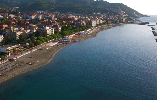 Залив на курорте Сан Бартоломео Аль Маре, Италия