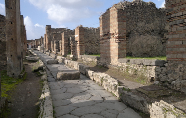 Кирпичные дома в Помпеях, Италия