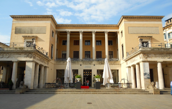 Кафе в Падуе, Италия