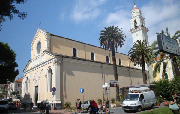 Церковь на курорте Диано Марино, Италия