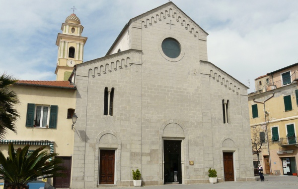 Церковь в Санто Стефано аль Маре, Италия