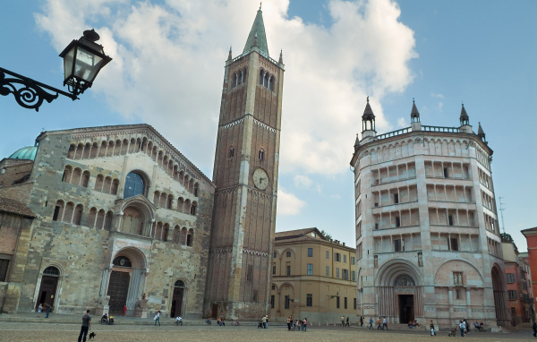 Башня с часами в Парме, Италия