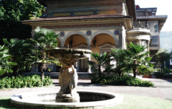 Фонтан на курорте в Монтекатини Терме, Италия