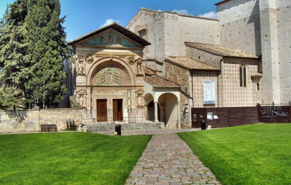 Старинное здание в Перудже, Италия