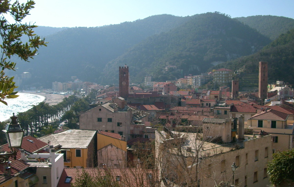 Дома на побережье на курорте Ноли, Италия