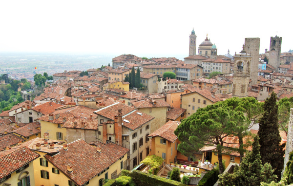 Дома на горе в Бергамо, Италия