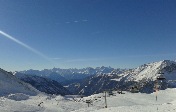 Подъемник на горнолыжном курорте Червиния, Италия