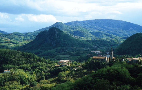 Горный пейзаж на курорте Абано Терме, Италия