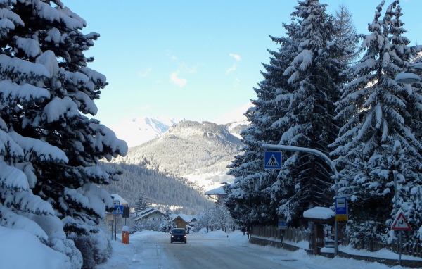 Горная дорога на горнолыжном курорте Валь-Ди-Фасса, Италия