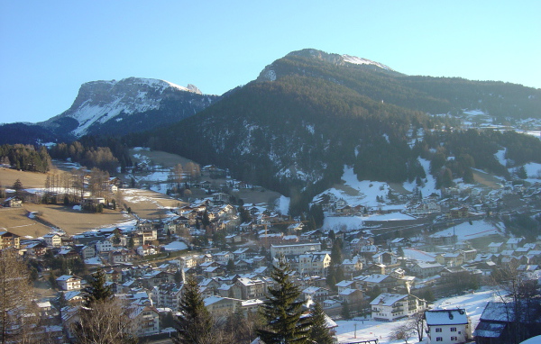 Панорама на курорте Ортизей, Италия