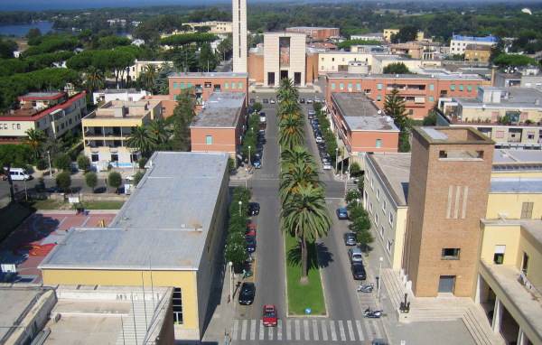 Панорама города на курорте Сабаудия, Италия