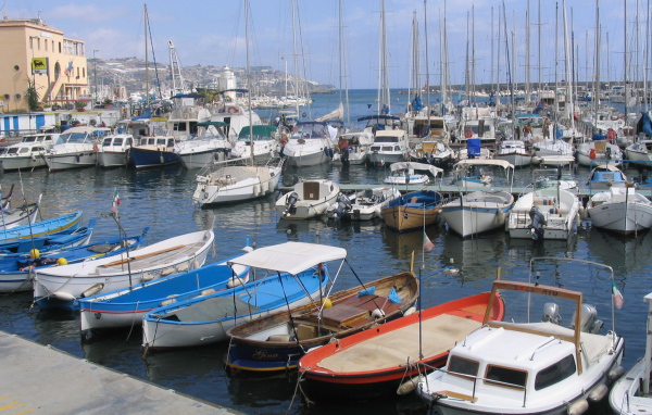 Порт в Сан Ремо, Италия