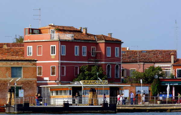 Набережная на острове Мурано, Италия