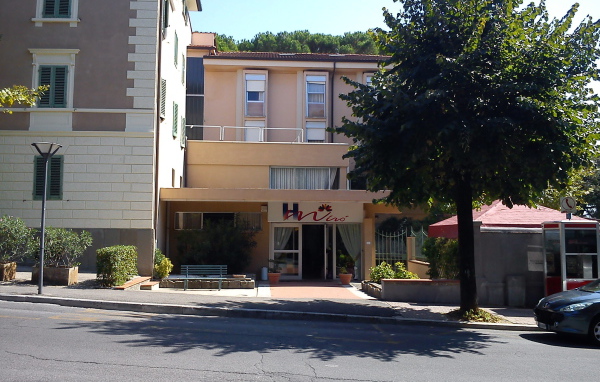 Придорожное кафе на курорте в Монтекатини Терме, Италия