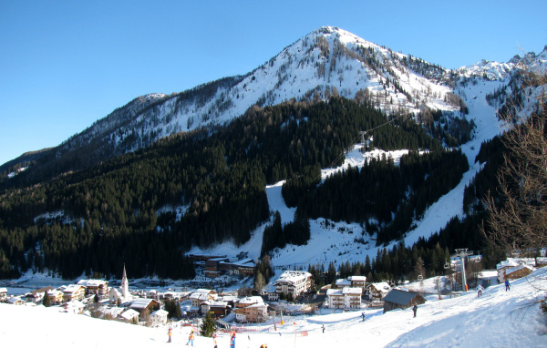 Лыжная трасса на горнолыжном курорте Арабба, Италия