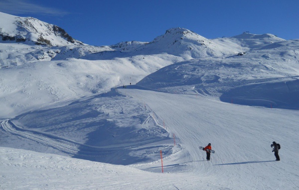 Лыжная трасса на горнолыжном курорте Червиния, Италия