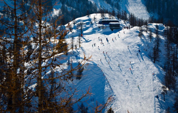 Лыжная трасса на горнолыжном курорте Курмайор, Италия