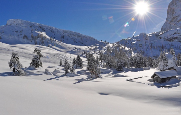 Лыжная трасса на горнолыжном курорте Сельва, Италия