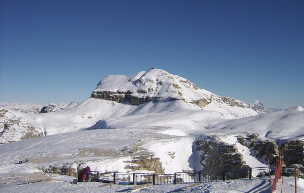 Лыжная трасса на горнолыжном курорте Валь-Ди-Фасса, Италия
