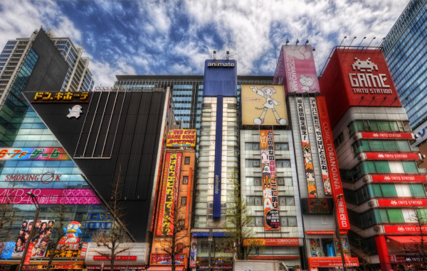 Улица Акихабара в Токио