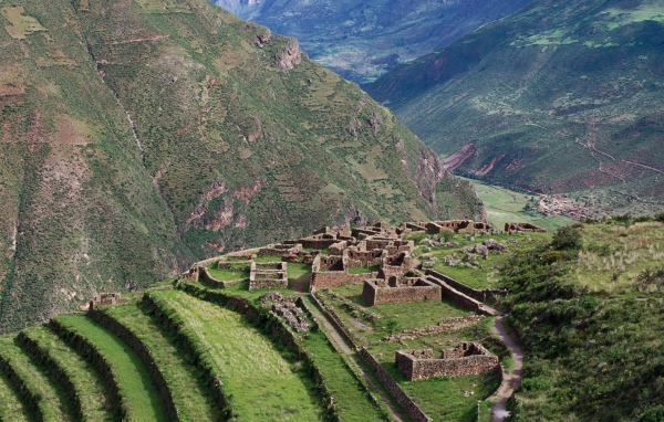 Древние горы в Перу