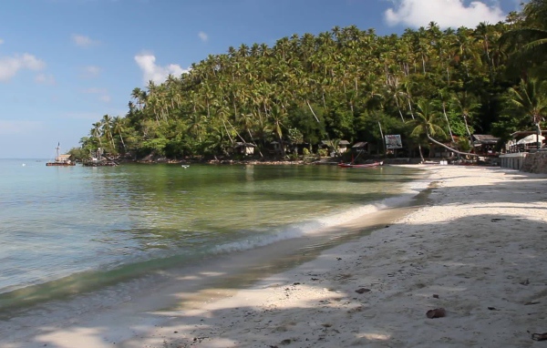 Осенний отдых на пляже на острове Панган, Таиланд