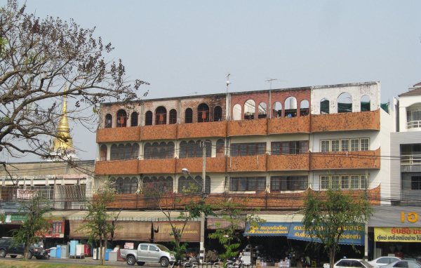 Городская улица на острове Чанг, Таиланд