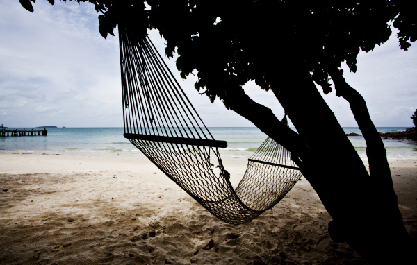 Гамак на пляже на курорте Хуа Хин, Таиланд