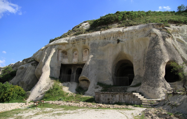 Постройки в скале в Эфесе, Турция