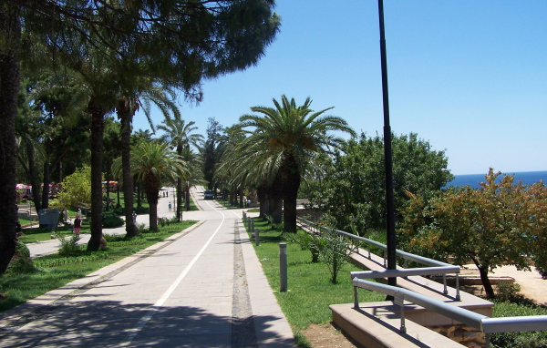 Городские улицы в Кушадасы, Турция