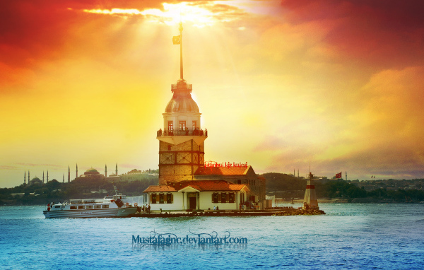 Маяк в бухте Стамбула